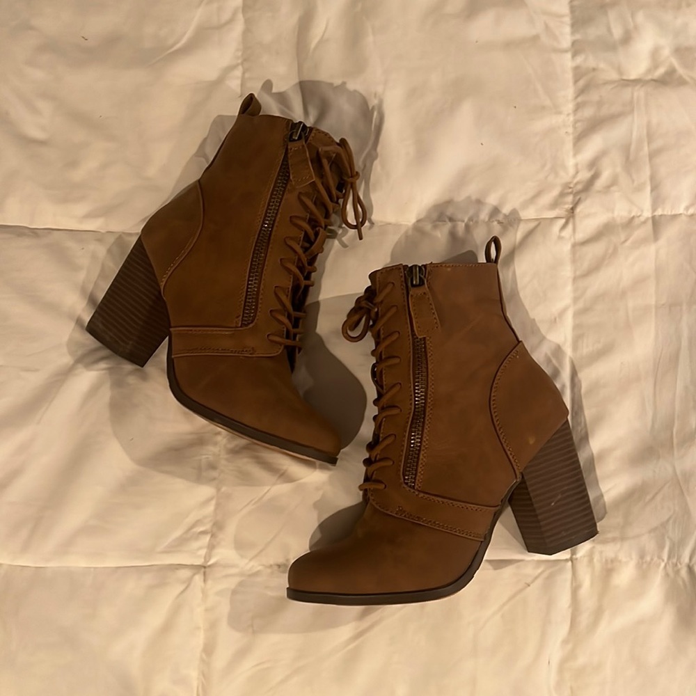 Brown Lace Up Block Heel Boots - 6.5 - 3.5” Heel